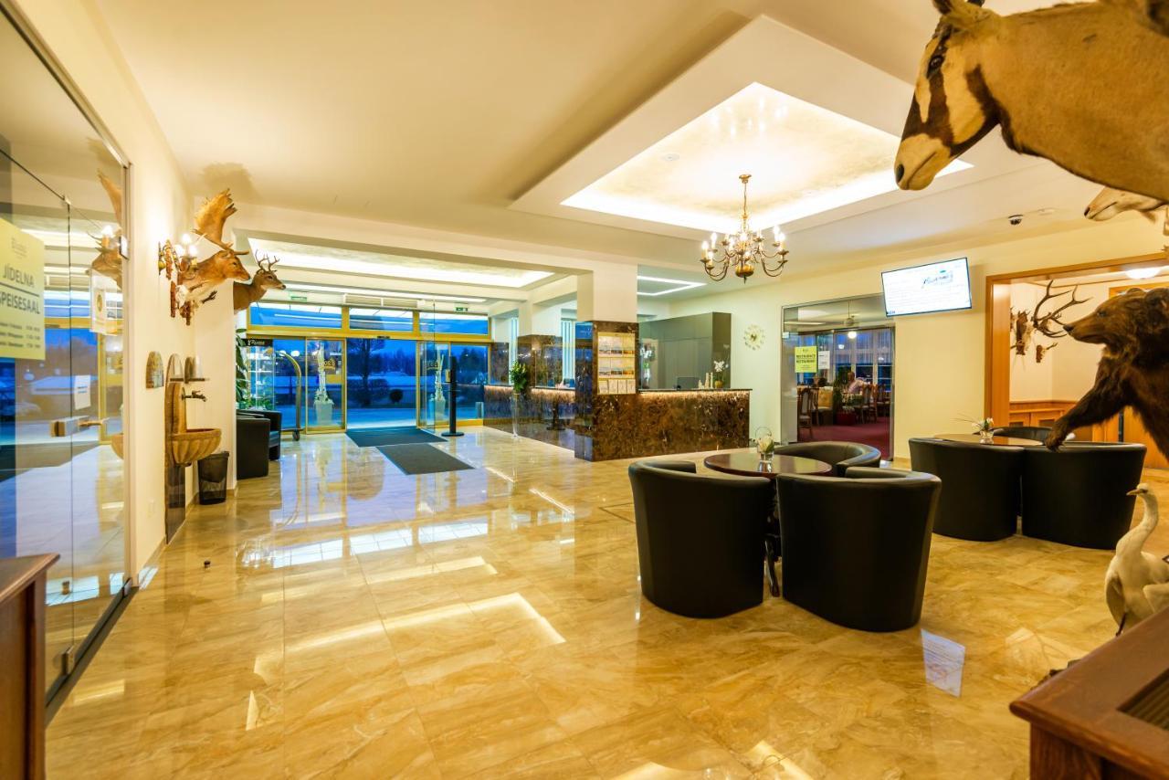 Spa Hotel Diana Františkovy Lázně Exteriör bild