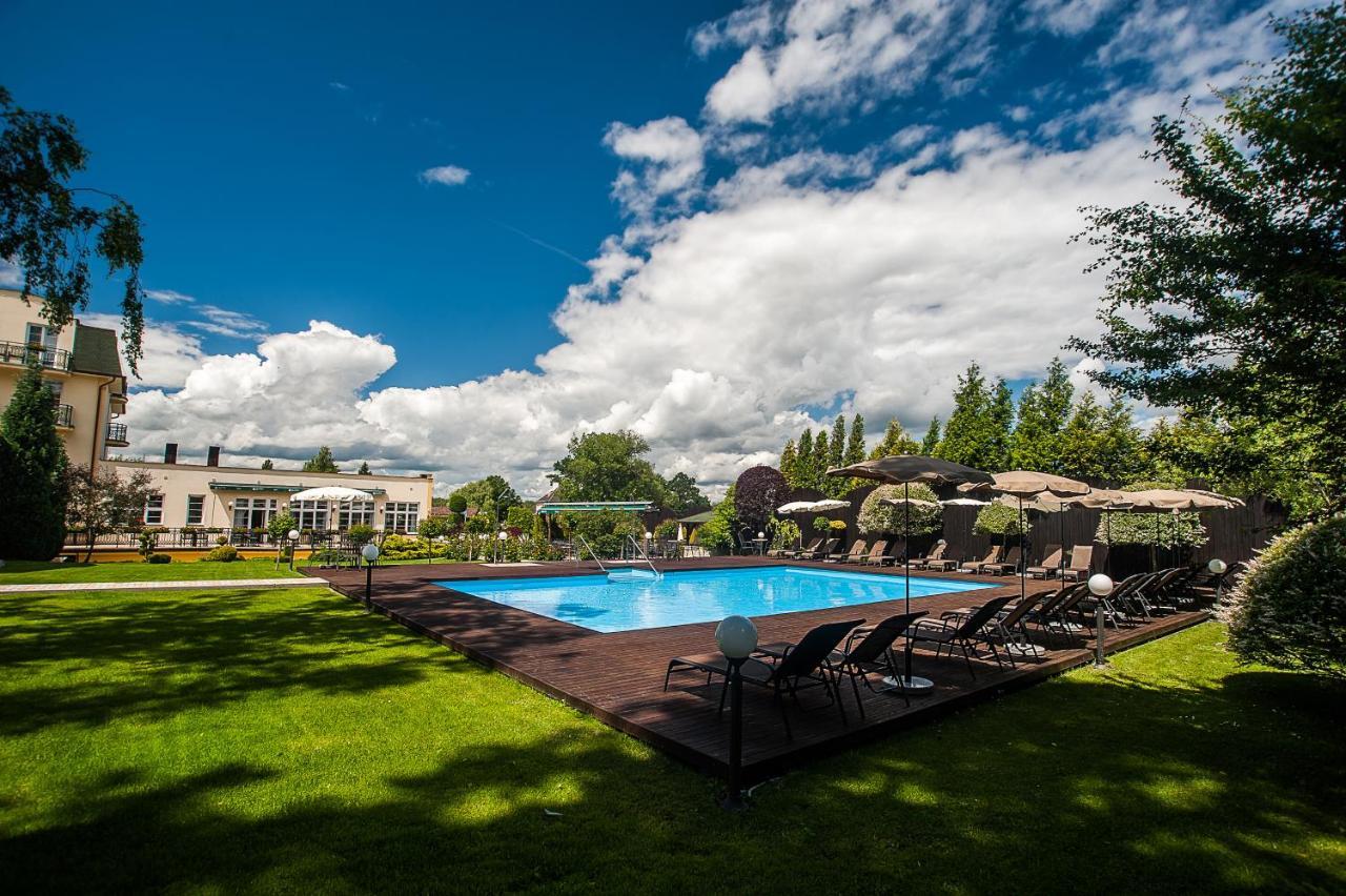 Spa Hotel Diana Františkovy Lázně Exteriör bild