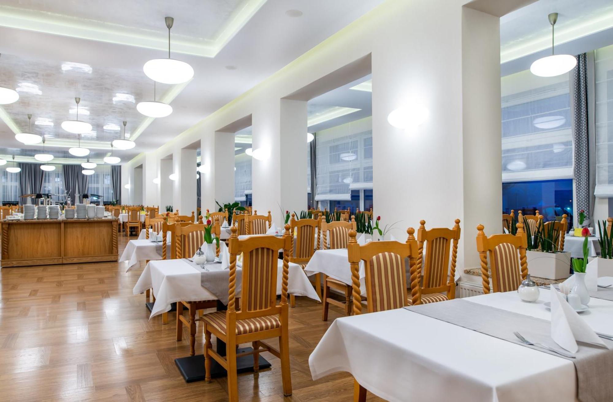 Spa Hotel Diana Františkovy Lázně Exteriör bild